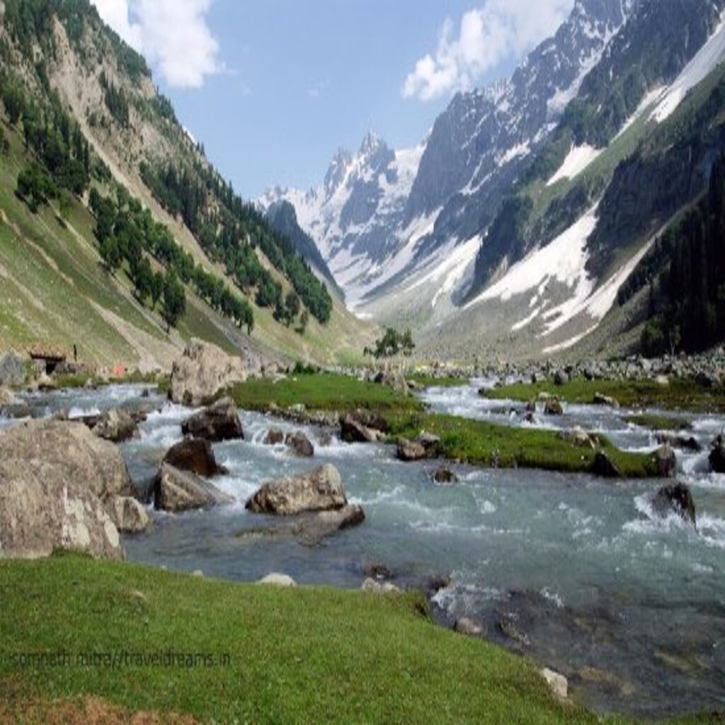 Kashmir 5 Days 4 Nights